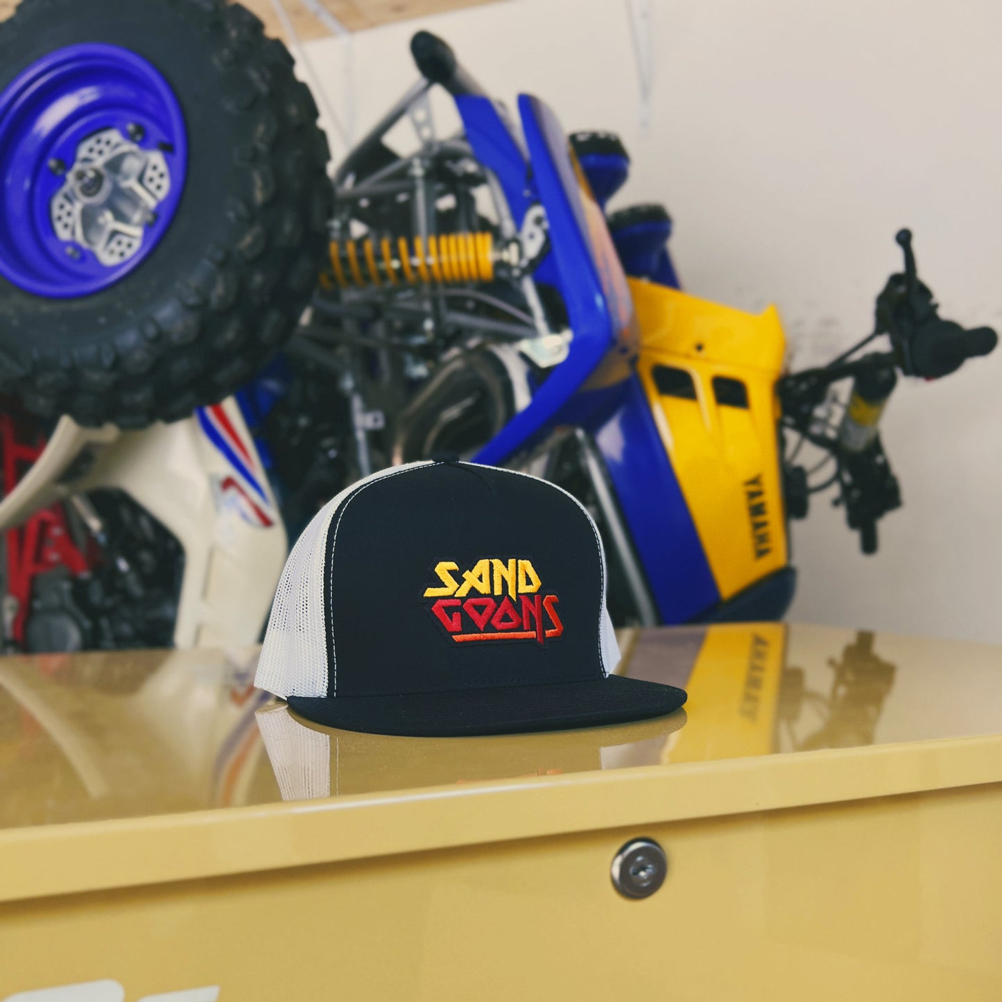 RETRO RACER TRUCKER